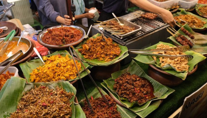 Kuliner Malam Bekasi: Tempat Nongkrong Seru dengan Makanan Lezat
