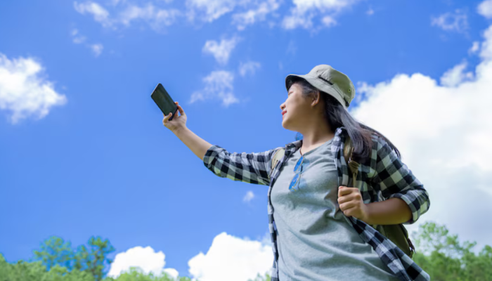 Trik Hemat Baterai HP Buat Kamu yang Sering Beraktivitas Outdoor di Bekasi