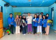 MAHASISWA PEDULI LINGKUNGAN, BERSATU DALAM AKSI NYATA GOTONG ROYONG DI MUSHOLA HIDAYATUL ATHFAL