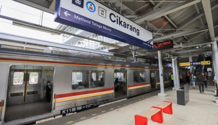 Permasalahan di Stasiun Cikarang Dari Eskalator Rusak hingga Parkir Mahal, Penumpang Mengeluh