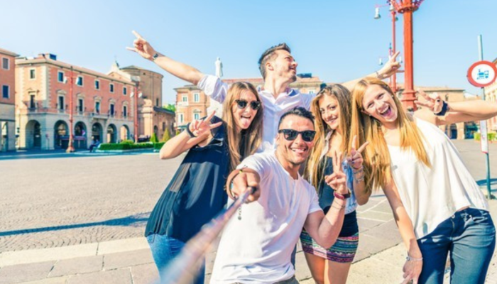 7 Alasan Kenapa Traveling Bareng Keluarga Itu Seru Banget (Walau Kadang Ribet)