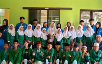 Mahasiswa Universitas BSI Edukasi Nilai-Nilai Keislaman Untuk Santri TPQ An-Nadhiyah Cikarang Selatan
